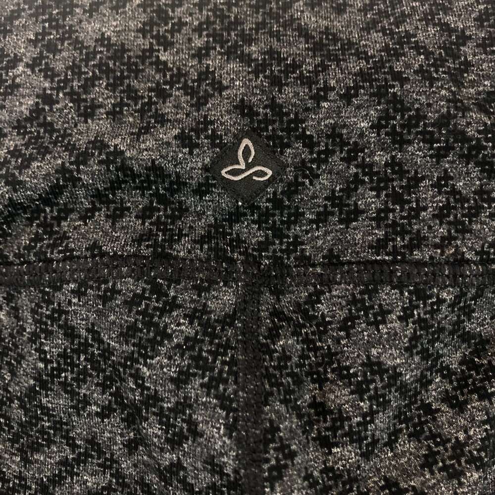 Prana Ashley Gray & Black Cropped Yoga Legging - Picture 4 of 8